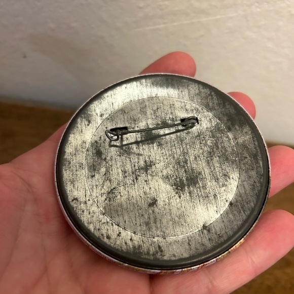 Vintage 1988 Pizza Hut Ducky Pin The Land Before Time 80s Retro - Picture 2 of 4